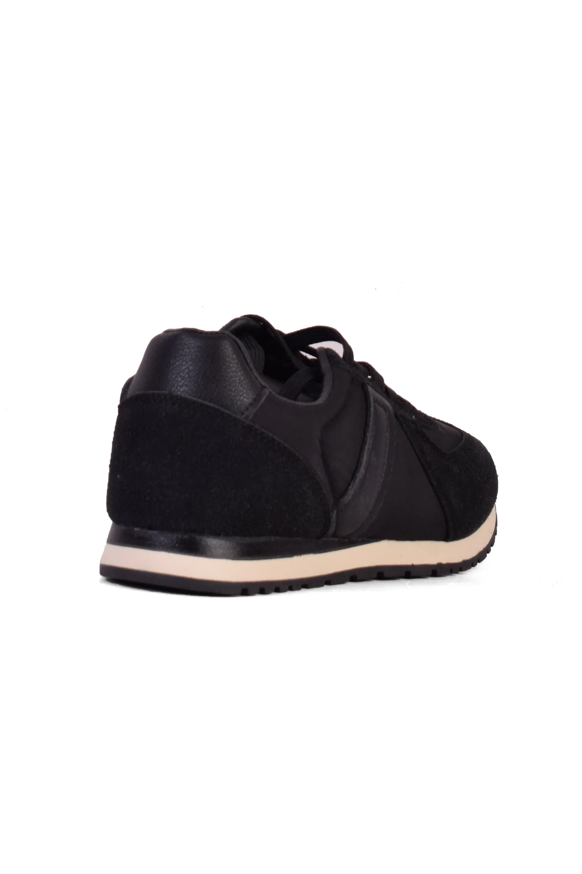 01-5093 Comfy Flat Sneaker