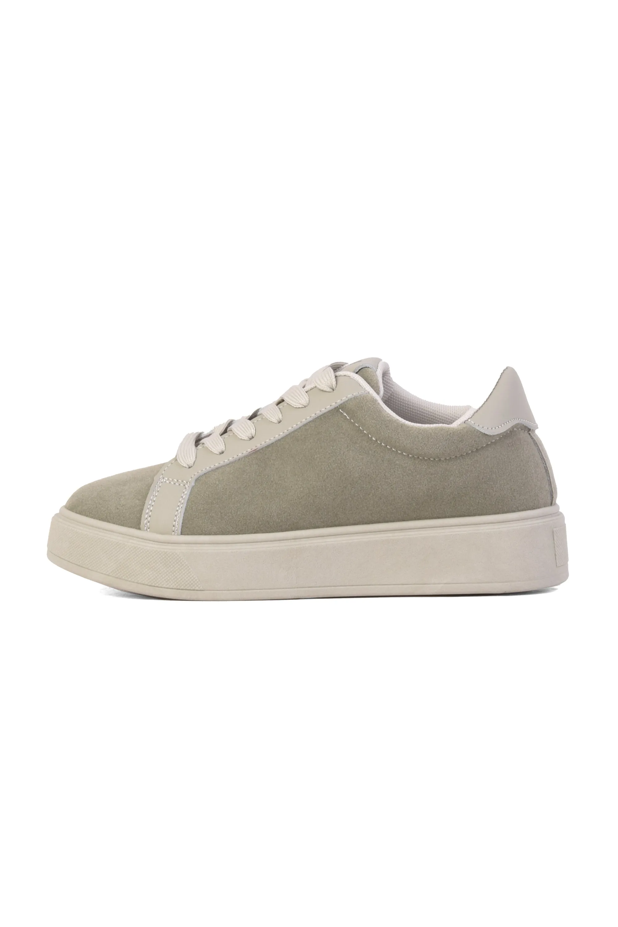 01-5125 Comfy Flat Sneaker