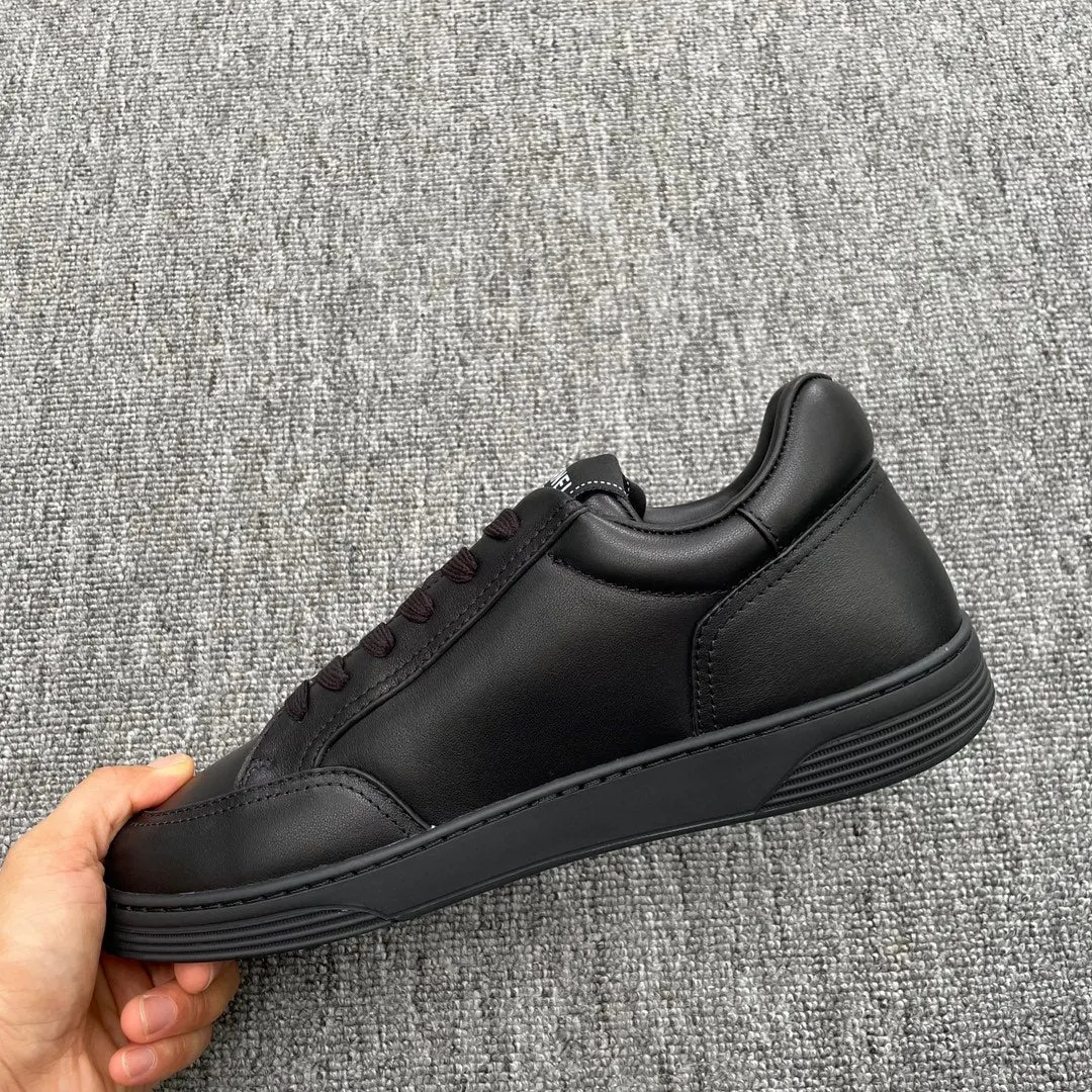 CC LOW-TOP BLACK SNEAKERS